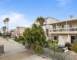 429 10th Street, Manhattan Beach, 