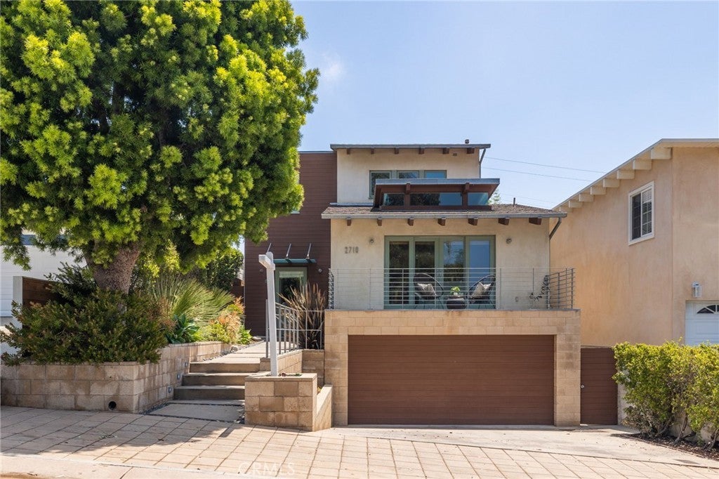 2710 Pine Ave., Manhattan Beach, 