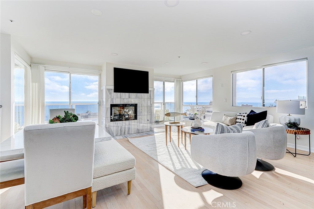 3305 Bayview Drive, Manhattan Beach, 